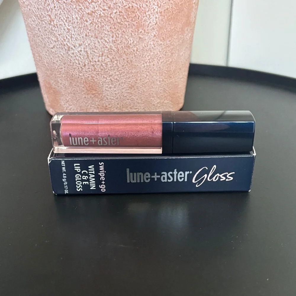 Lune+Aster Lip Gloss Swipe+Go Vitamin C & E - Shimmering Pink